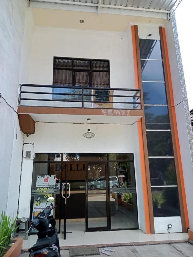 Oyo 92899 Penginapan Laota Syariah Hotel Luwuk Exterior photo